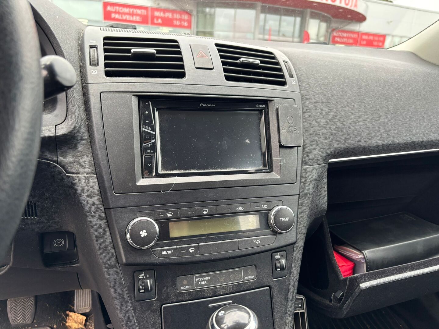 TOYOTA Avensis 2011