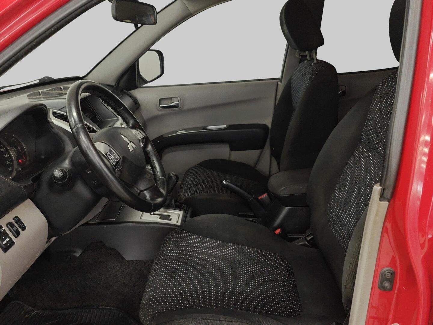 MITSUBISHI L200 2010