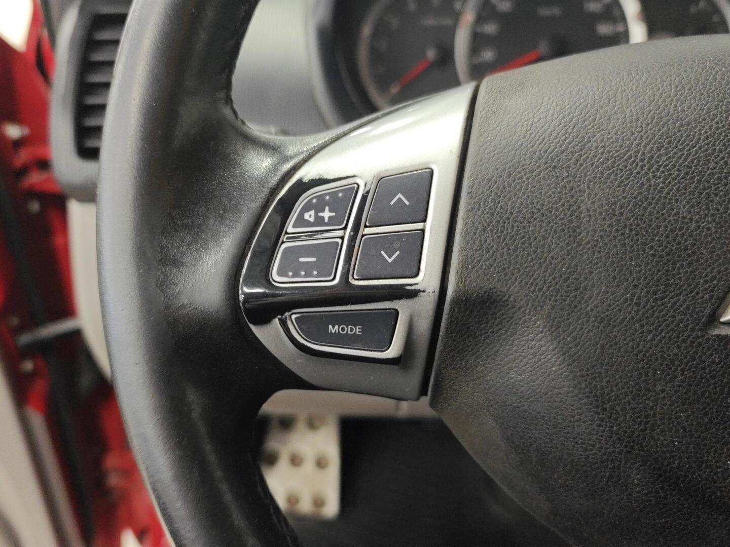 MITSUBISHI L200 2010