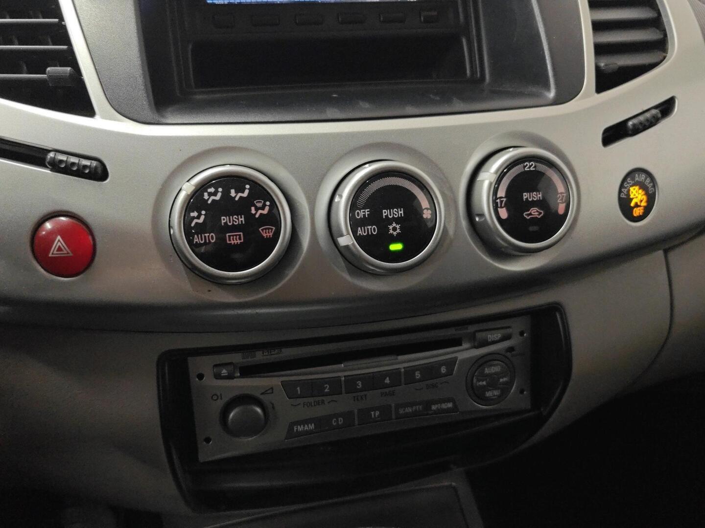 MITSUBISHI L200 2010