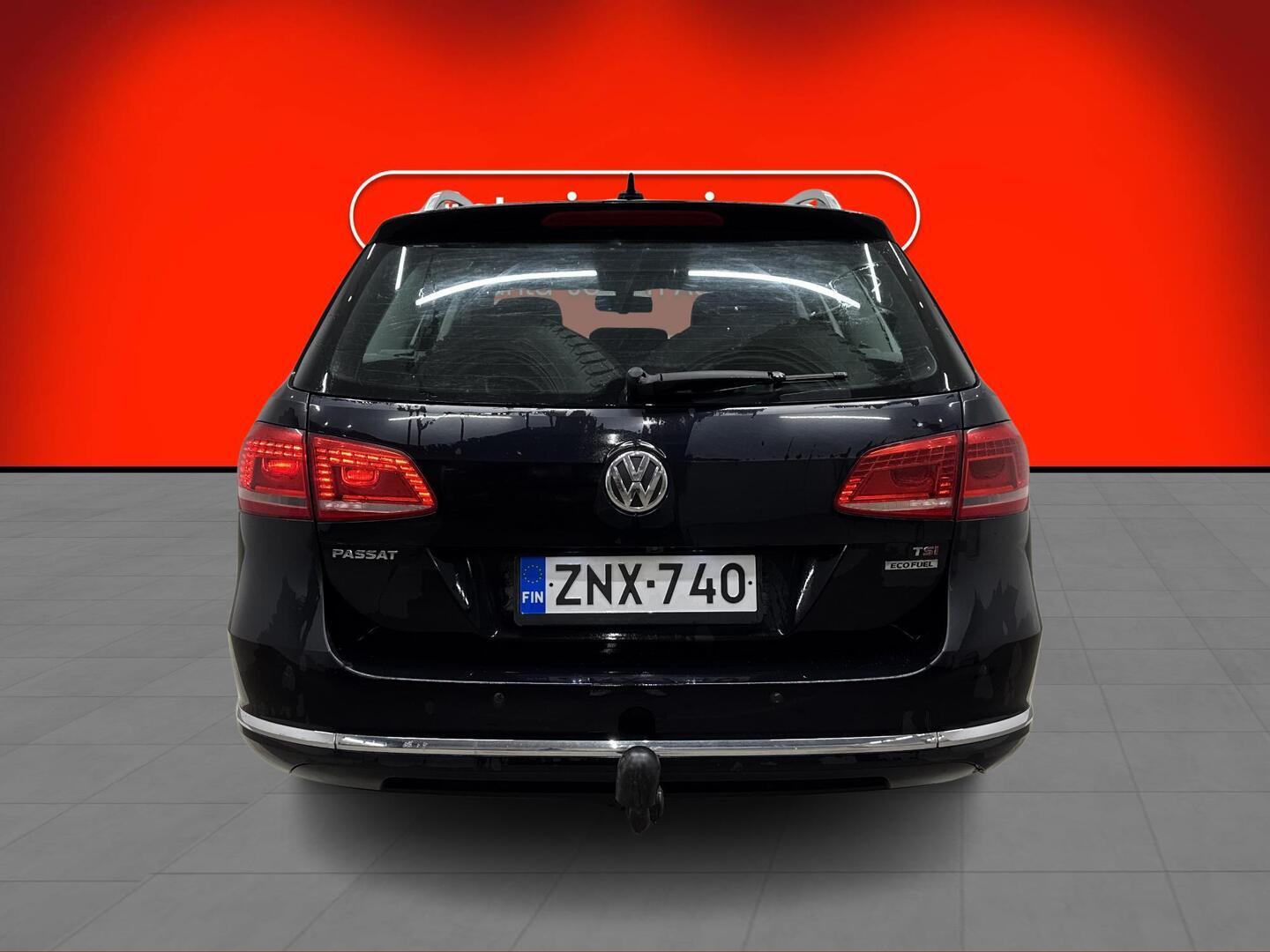 VOLKSWAGEN Passat 2012