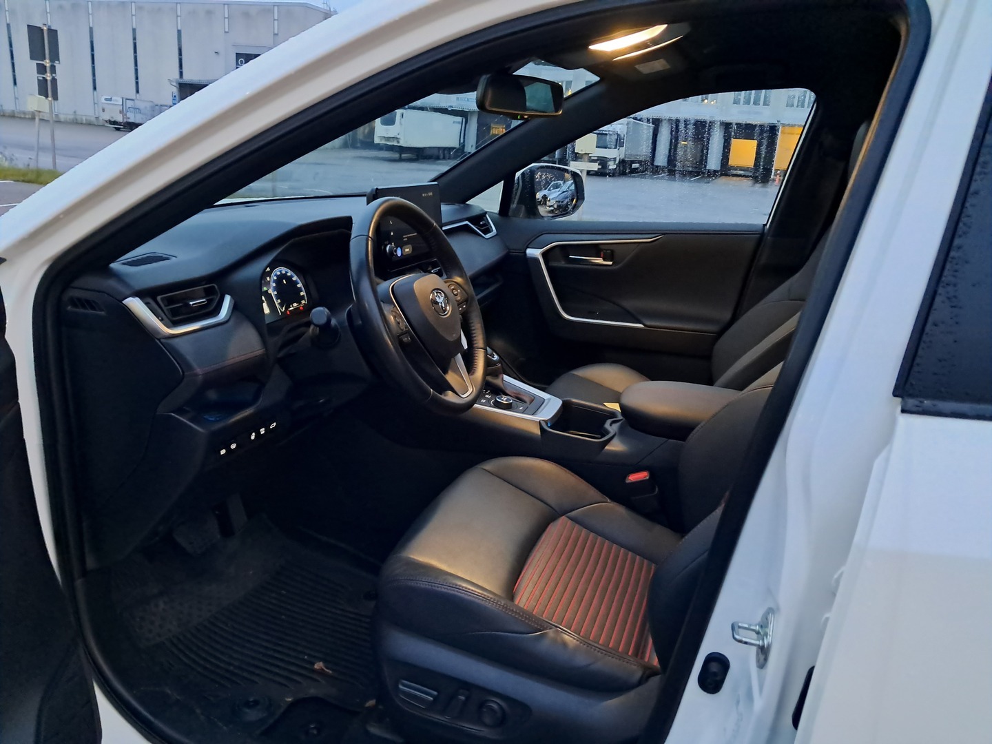 TOYOTA RAV4 Plug-in 2023