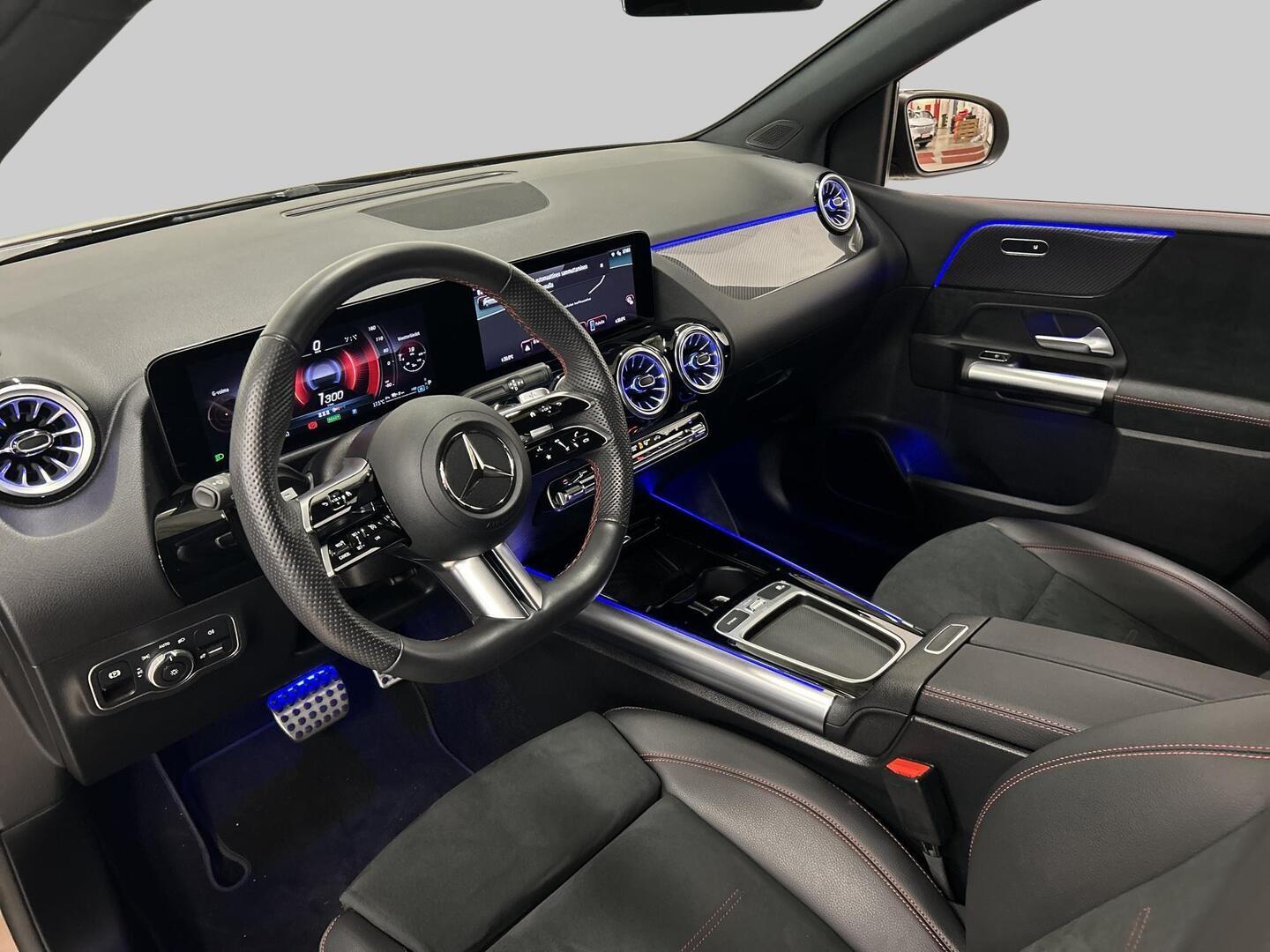 MERCEDES-BENZ B 2024