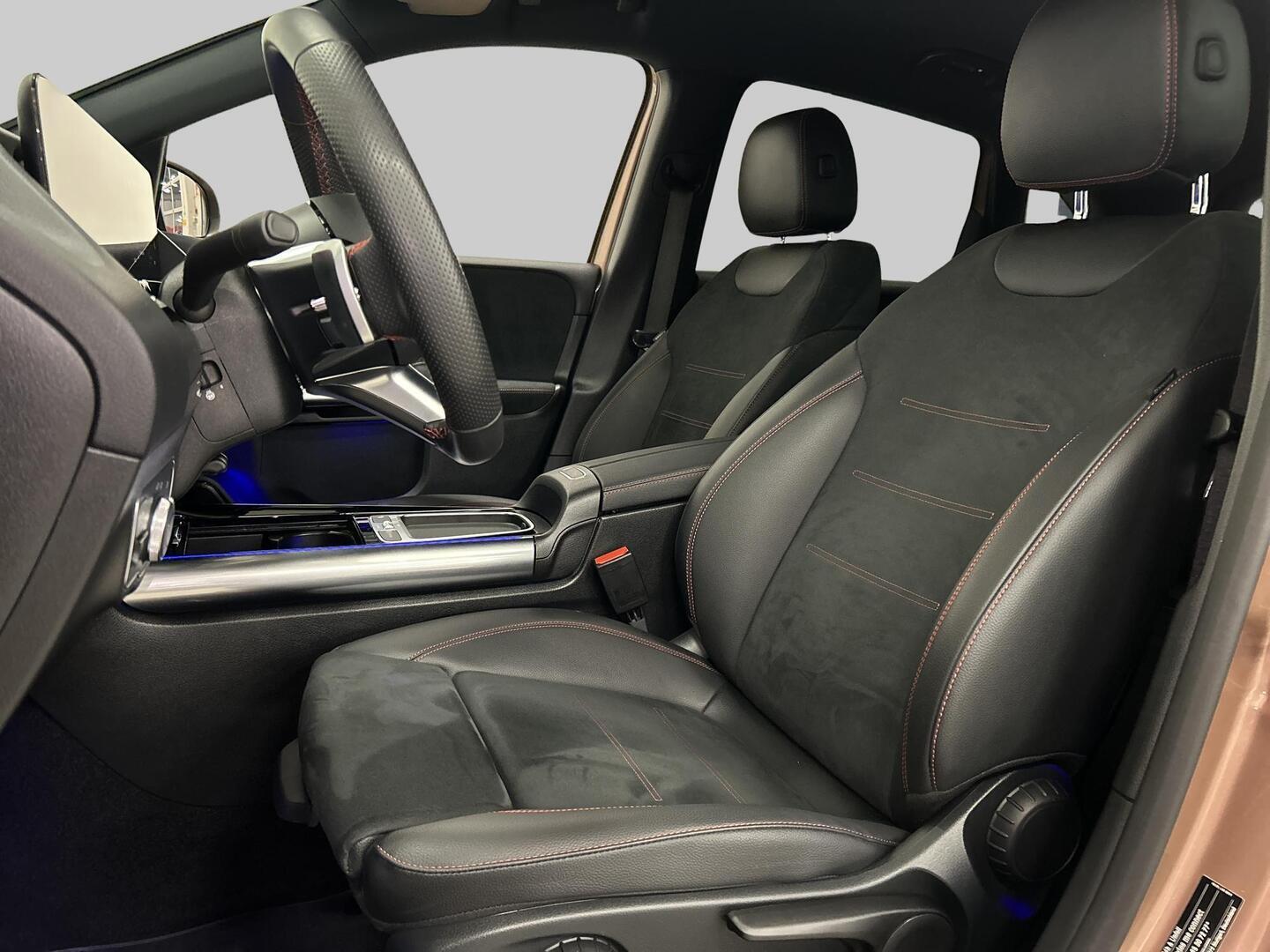 MERCEDES-BENZ B 2024