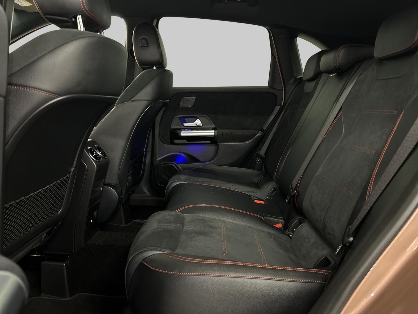 MERCEDES-BENZ B 2024