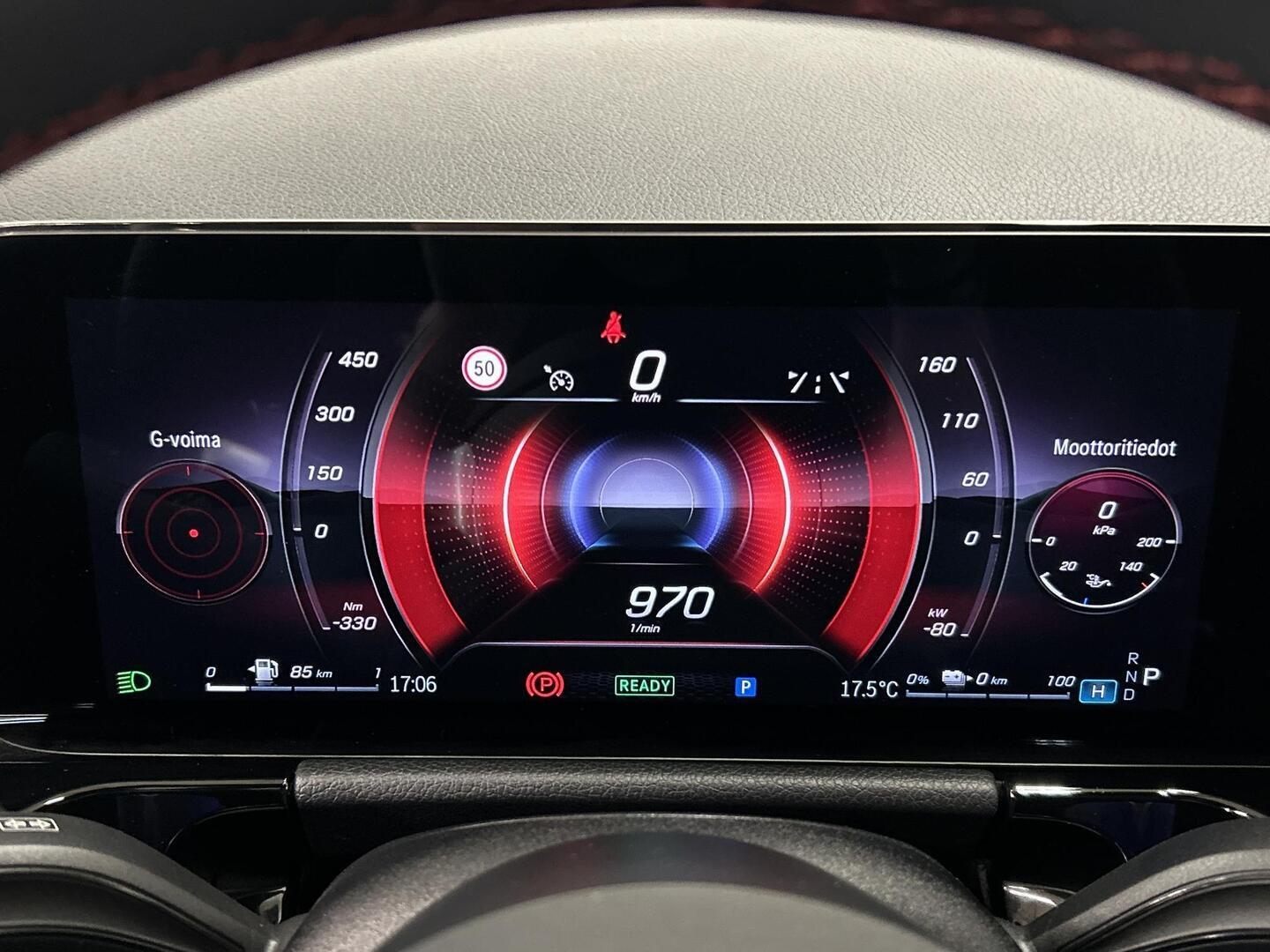 MERCEDES-BENZ B 2024