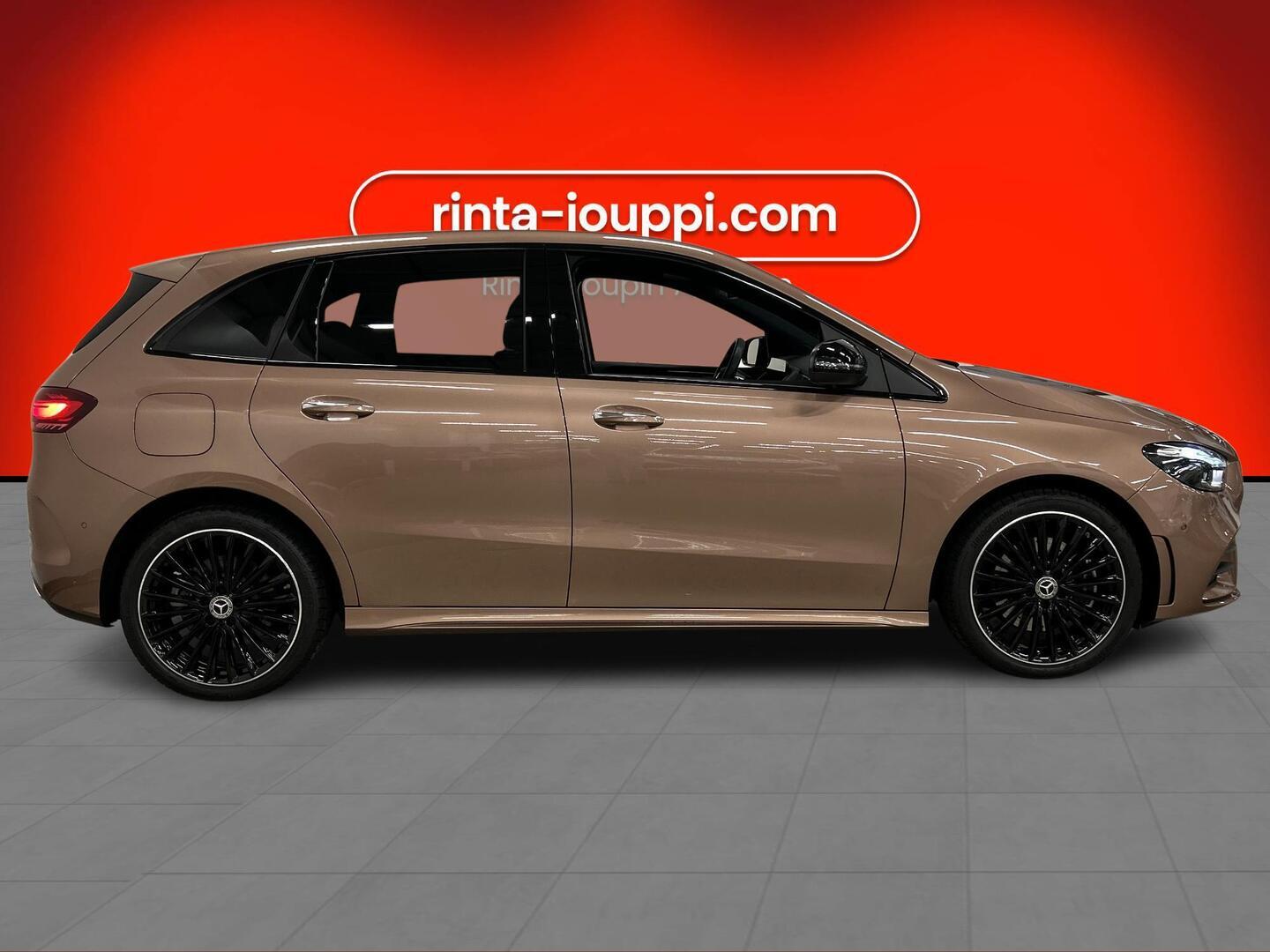 MERCEDES-BENZ B 2024