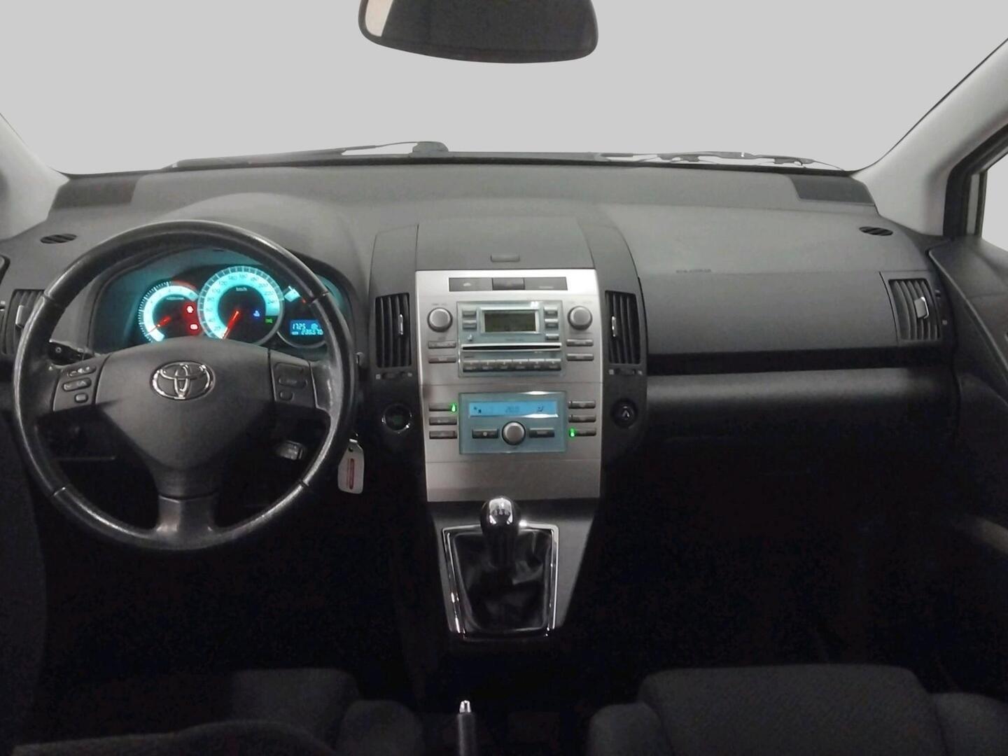 TOYOTA Corolla Verso 2006