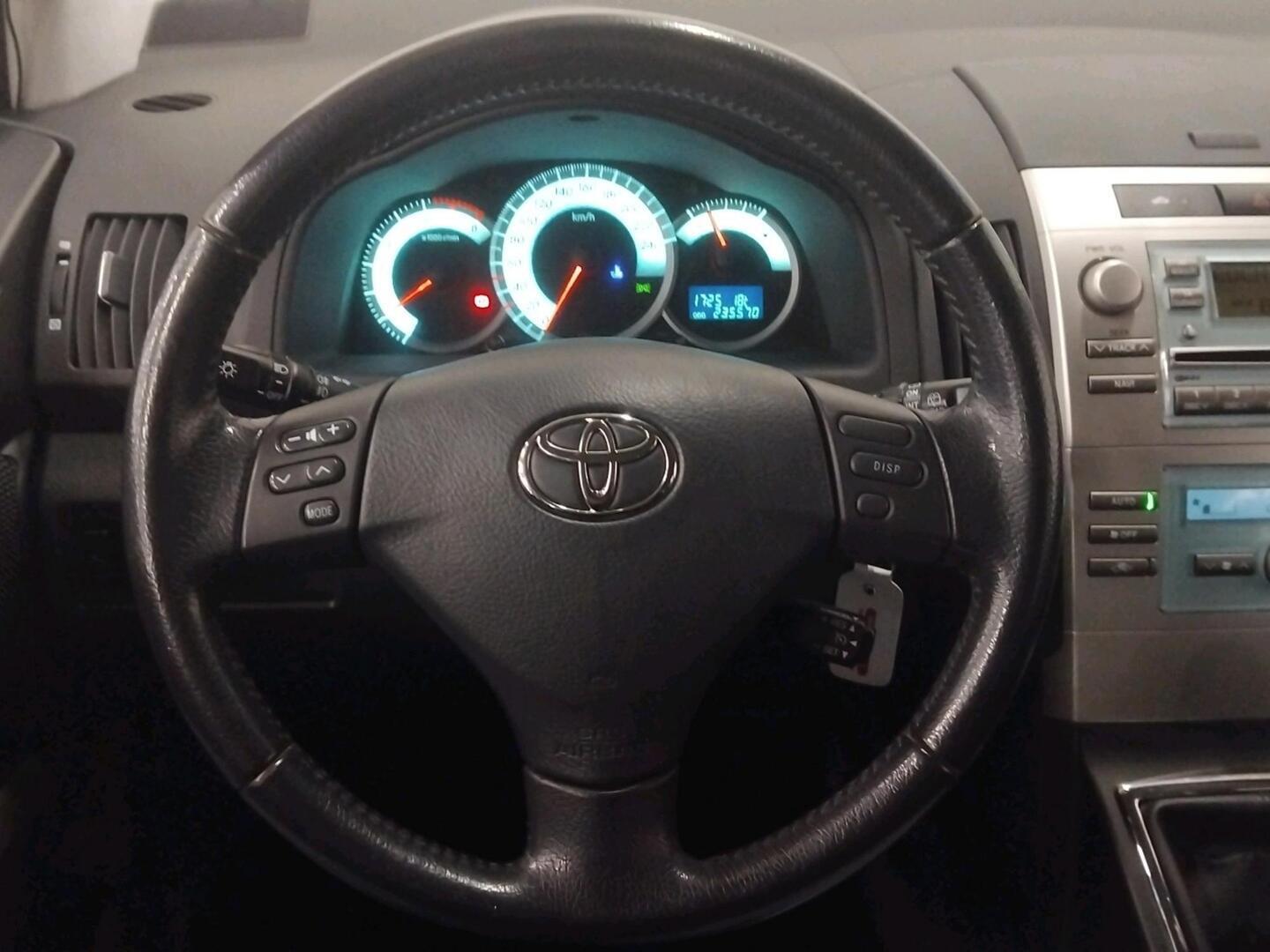 TOYOTA Corolla Verso 2006