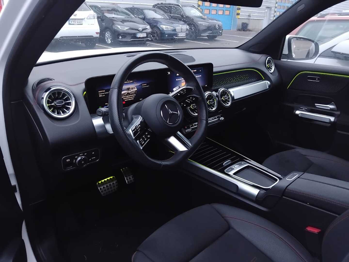 MERCEDES-BENZ EQB 2024