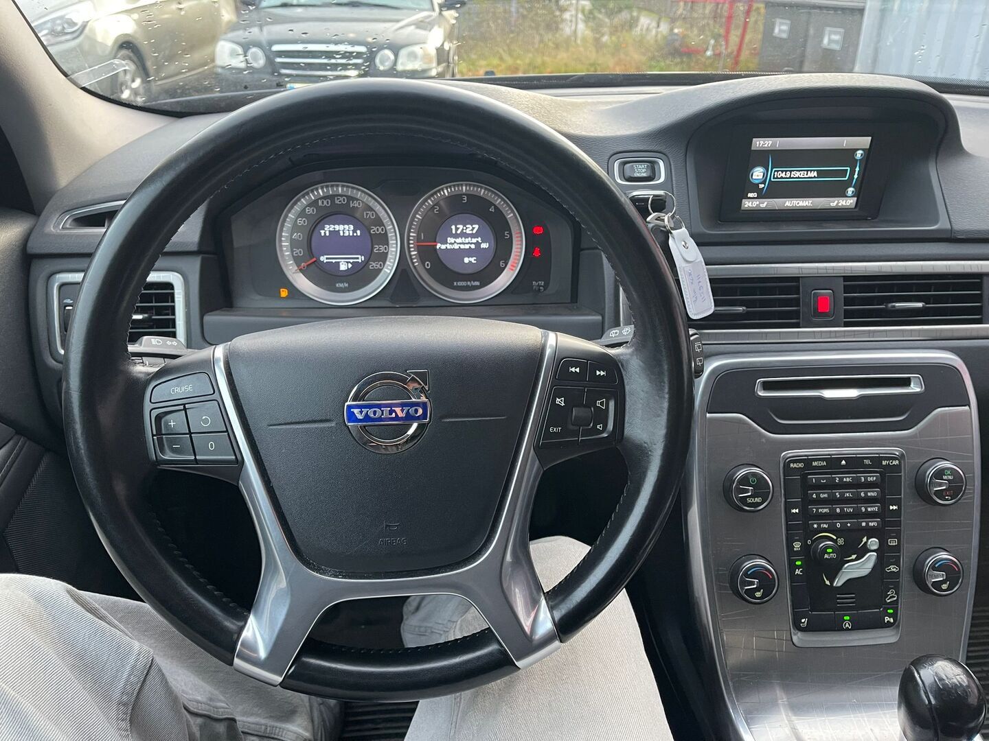 VOLVO XC70 2012