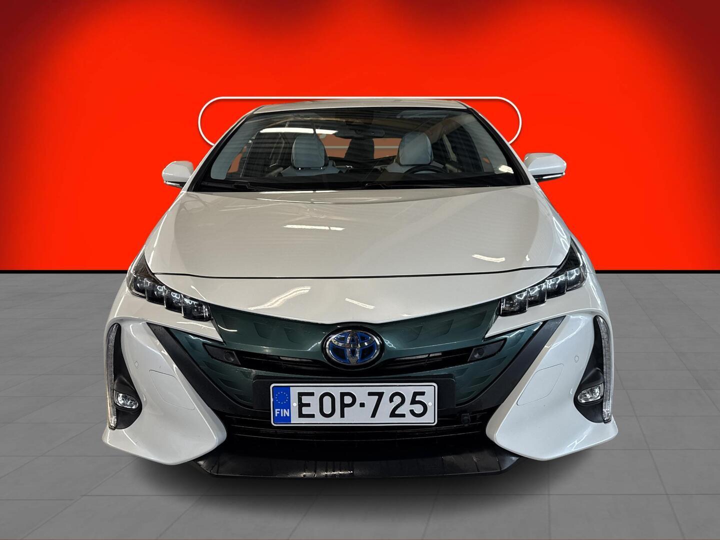 TOYOTA Prius Plug-in 2017
