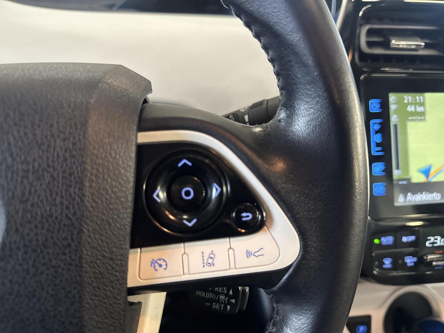 TOYOTA Prius Plug-in 2017