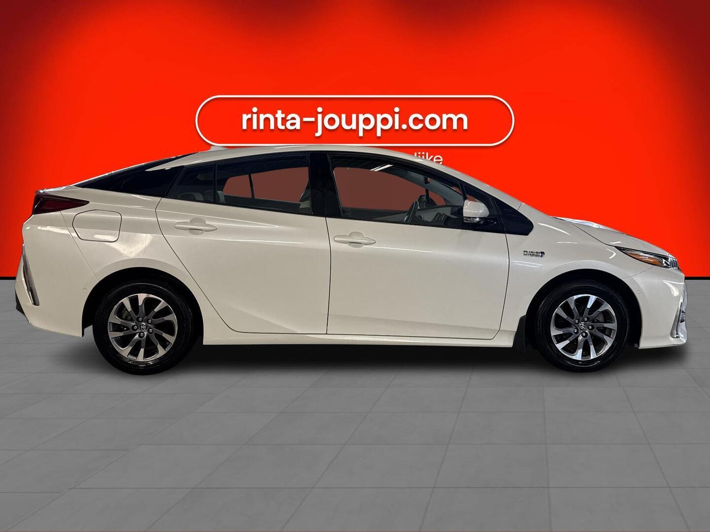 TOYOTA Prius Plug-in 2017