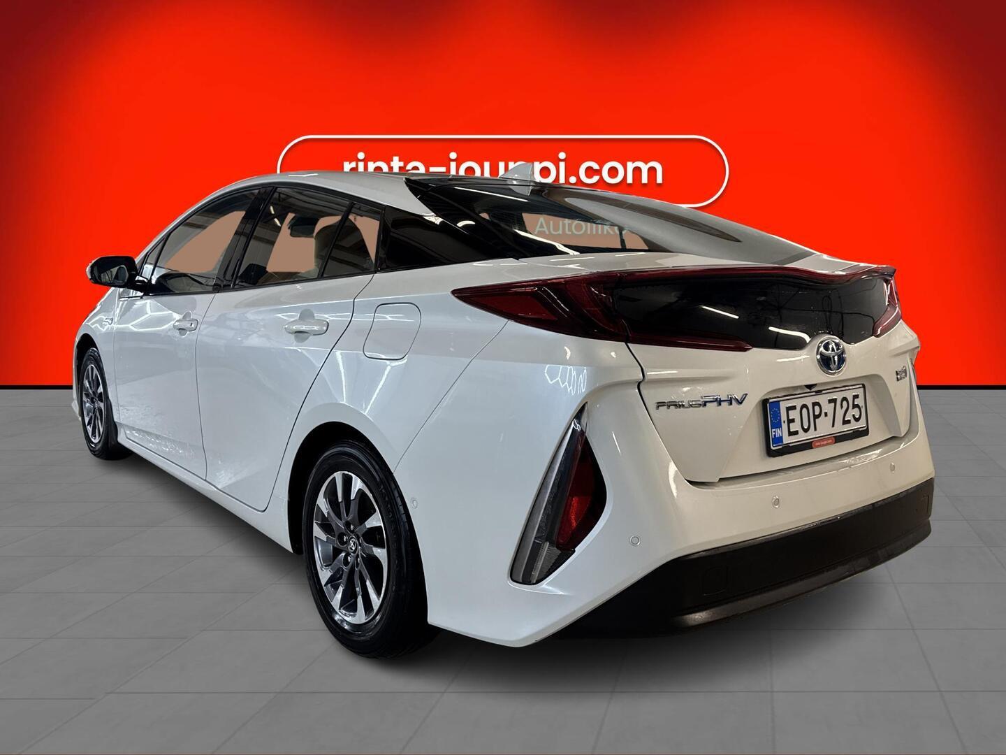 TOYOTA Prius Plug-in 2017