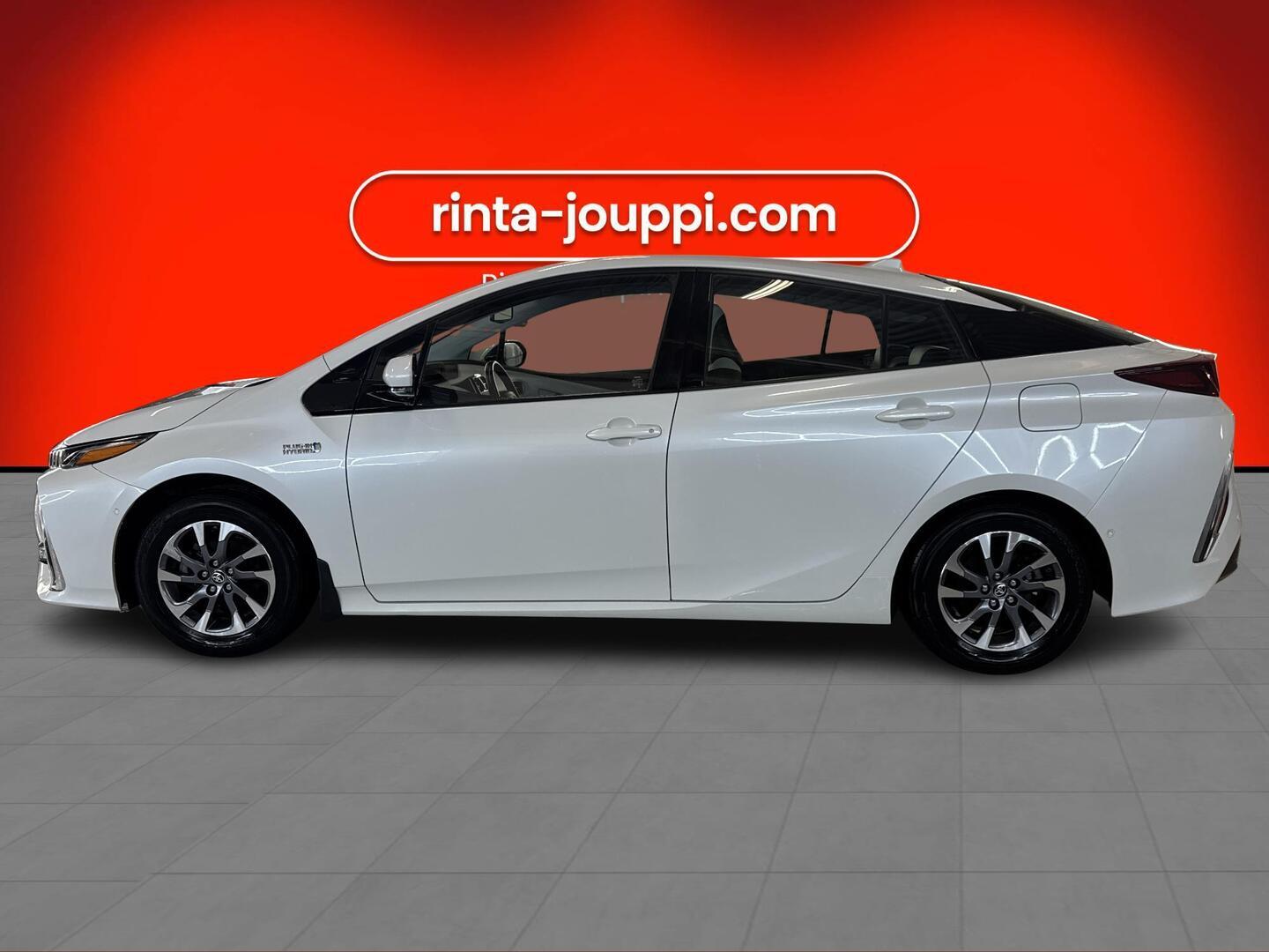 TOYOTA Prius Plug-in 2017
