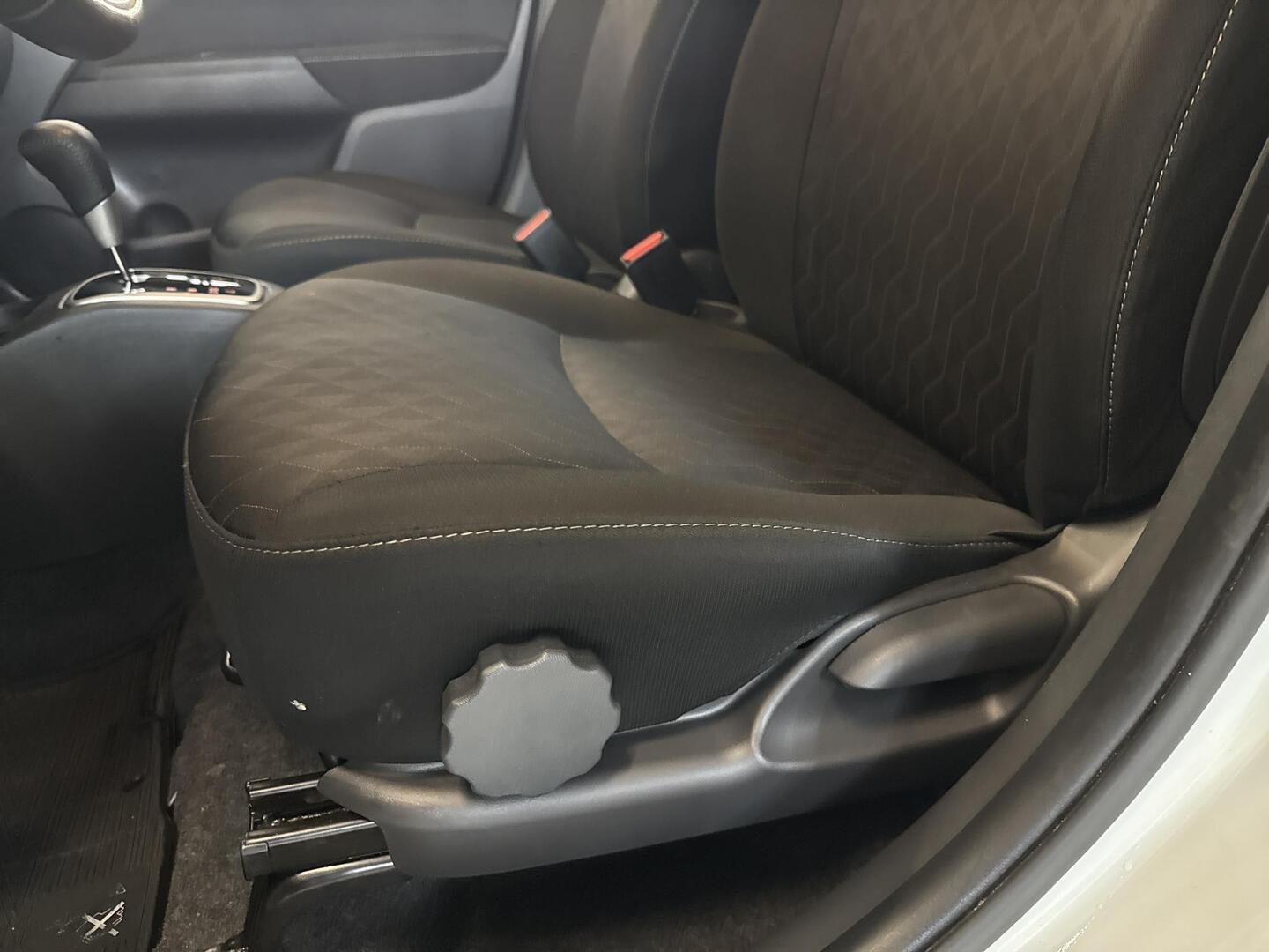 MITSUBISHI Space Star 2024