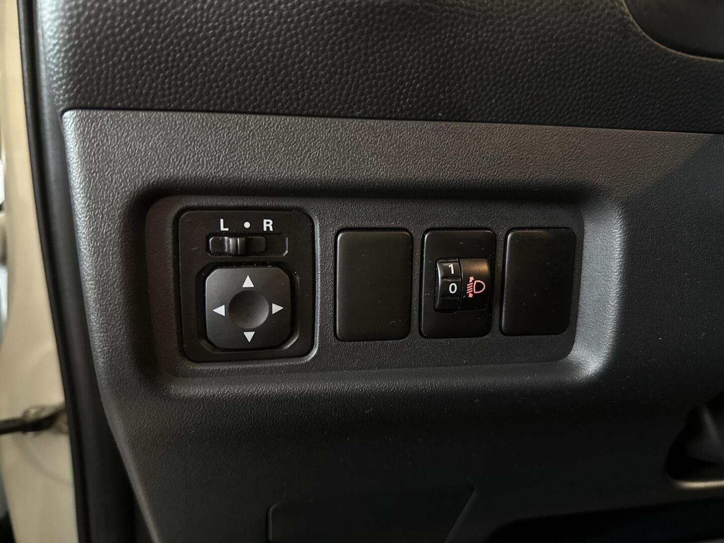 MITSUBISHI Space Star 2024