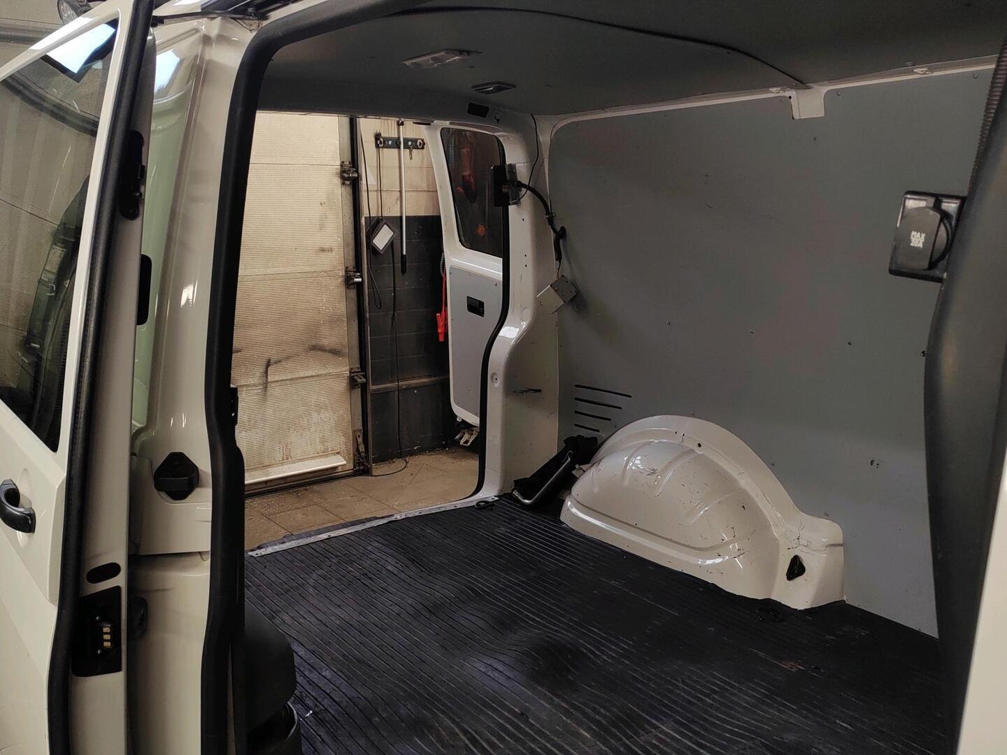 VOLKSWAGEN TRANSPORTER 2015