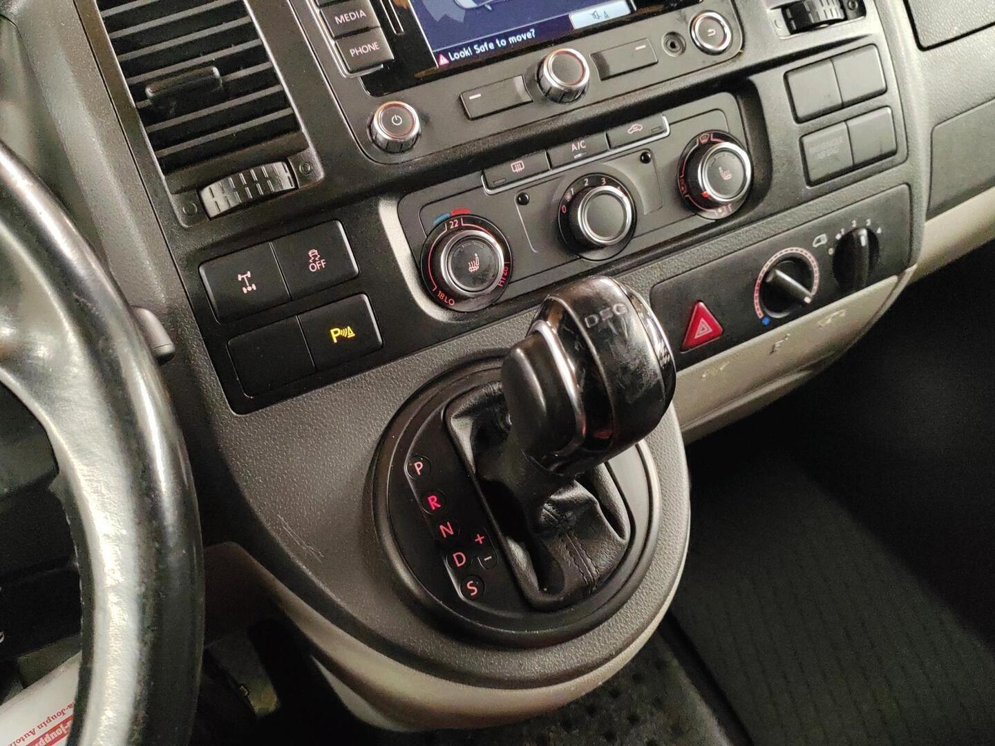 VOLKSWAGEN TRANSPORTER 2015