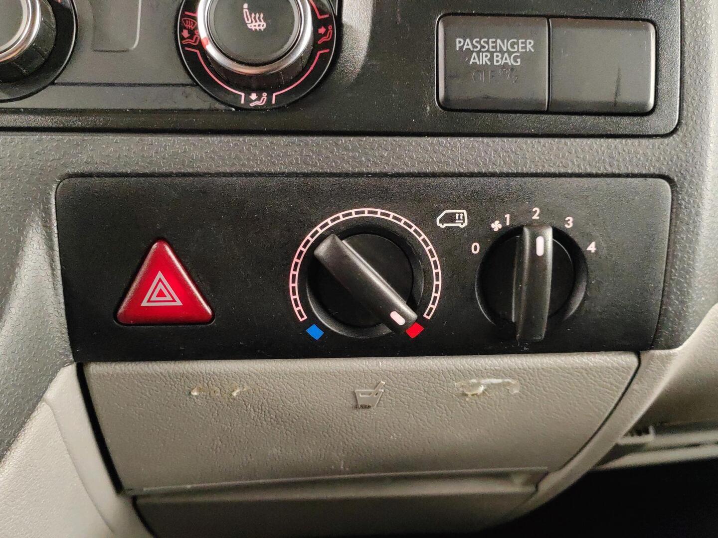 VOLKSWAGEN TRANSPORTER 2015