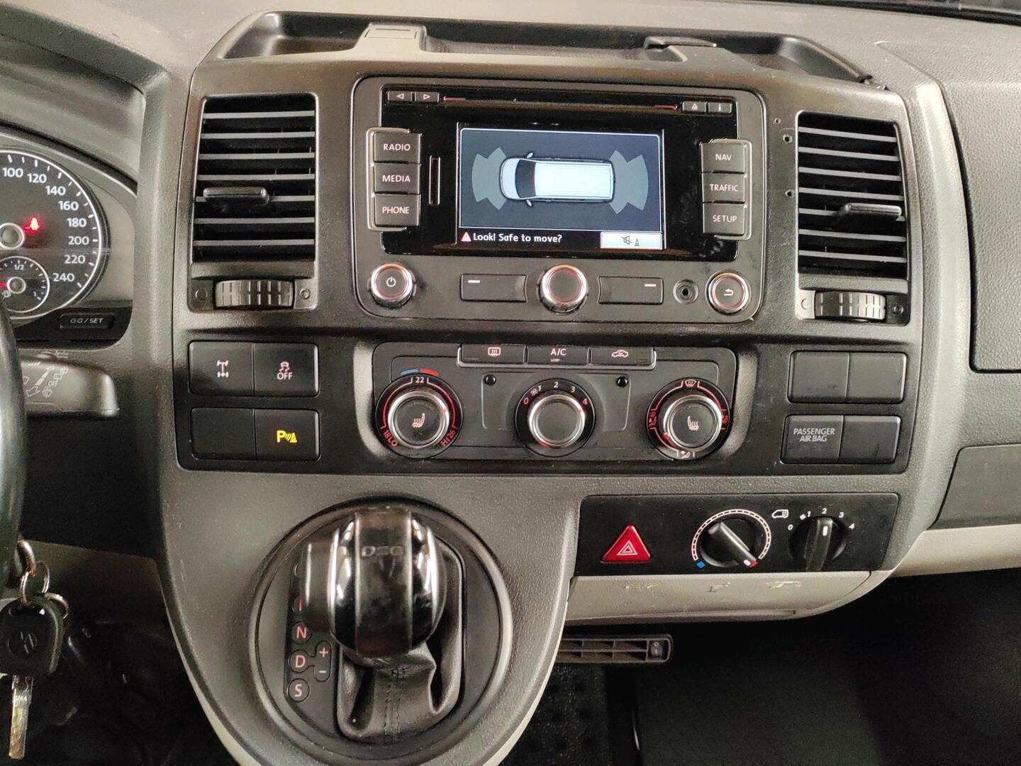 VOLKSWAGEN TRANSPORTER 2015