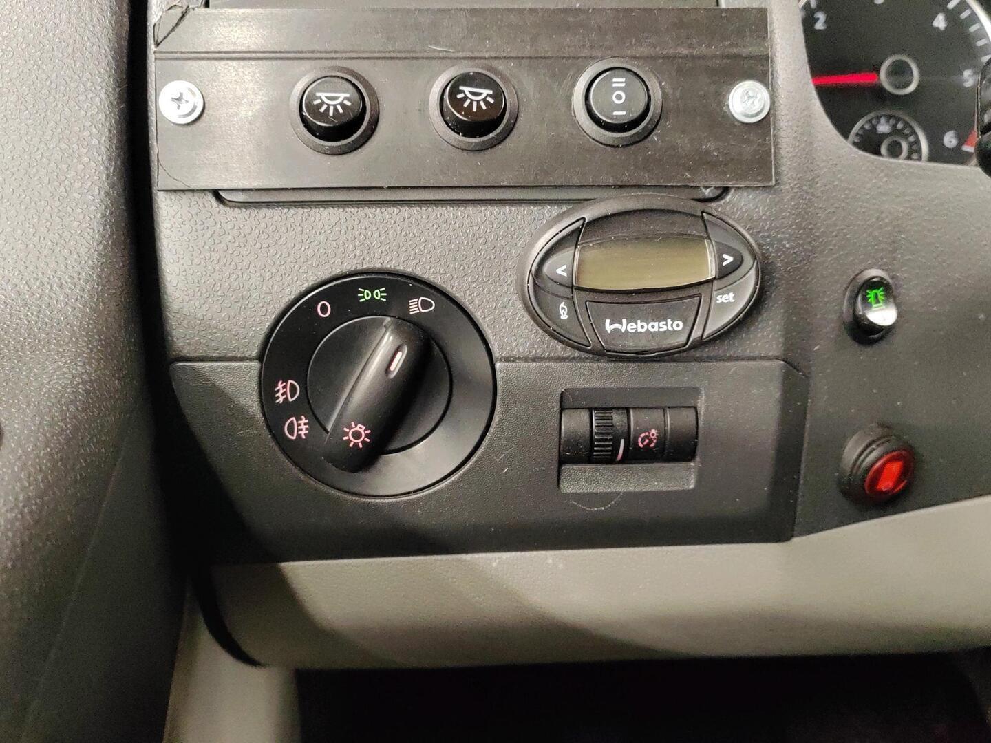 VOLKSWAGEN TRANSPORTER 2015