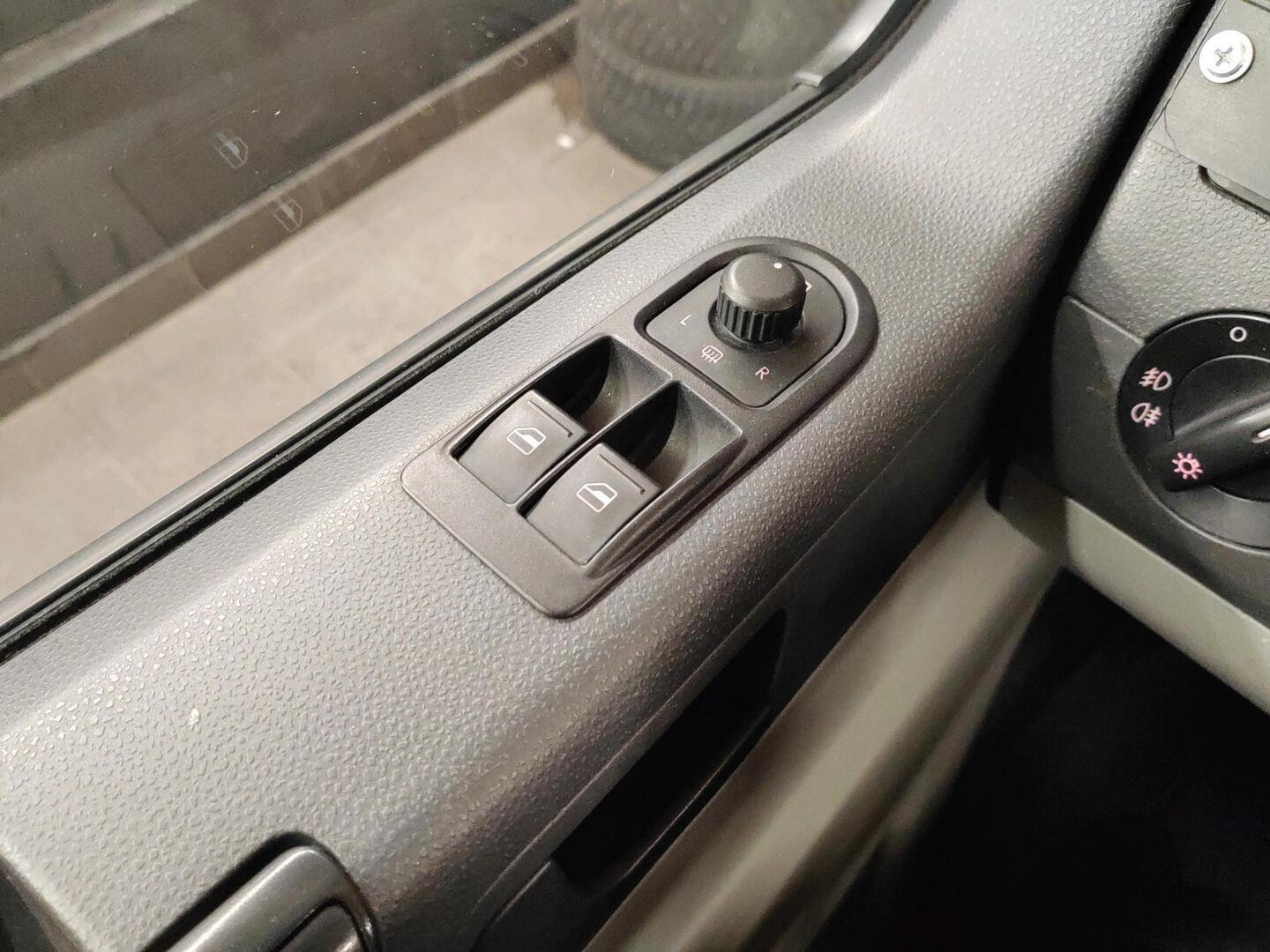 VOLKSWAGEN TRANSPORTER 2015