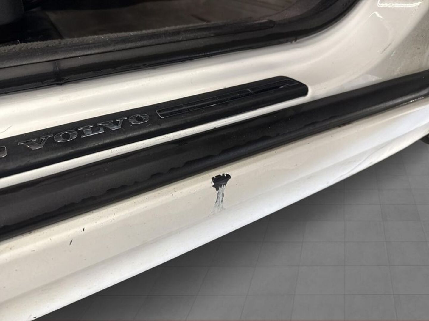 VOLVO V70 2012