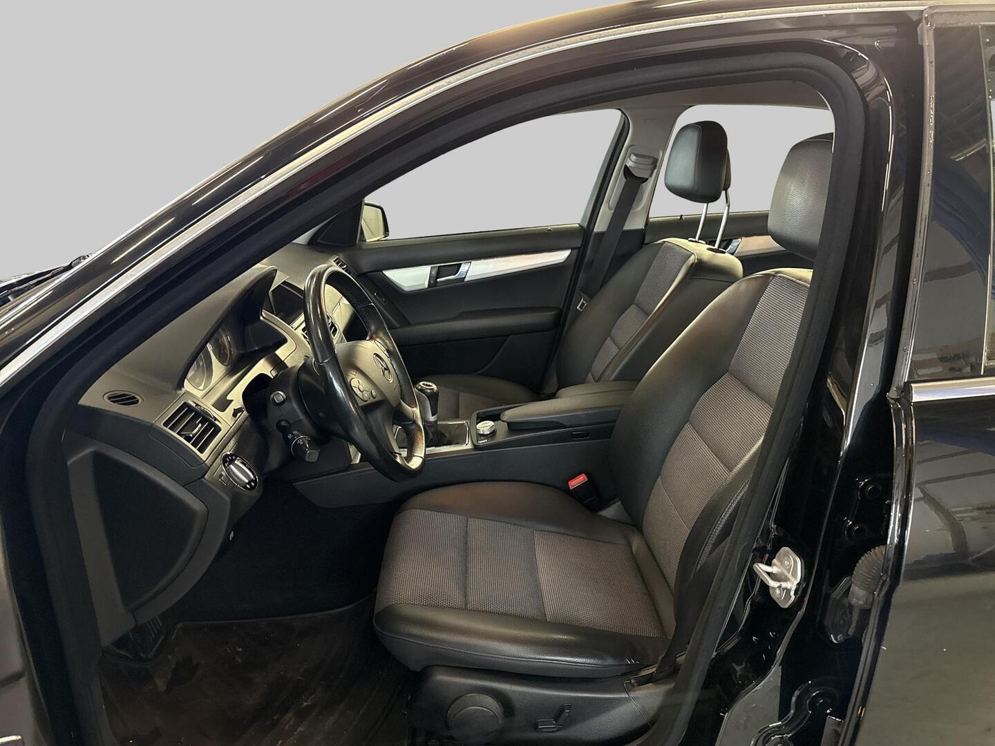 MERCEDES-BENZ C 2009