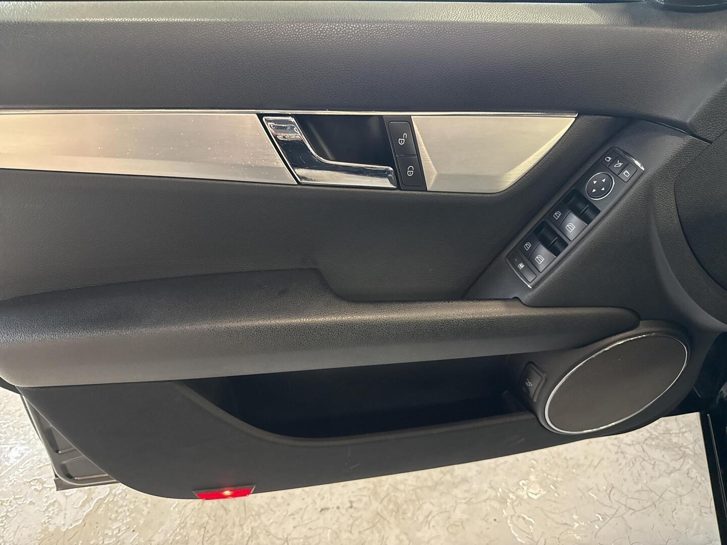 MERCEDES-BENZ C 2009