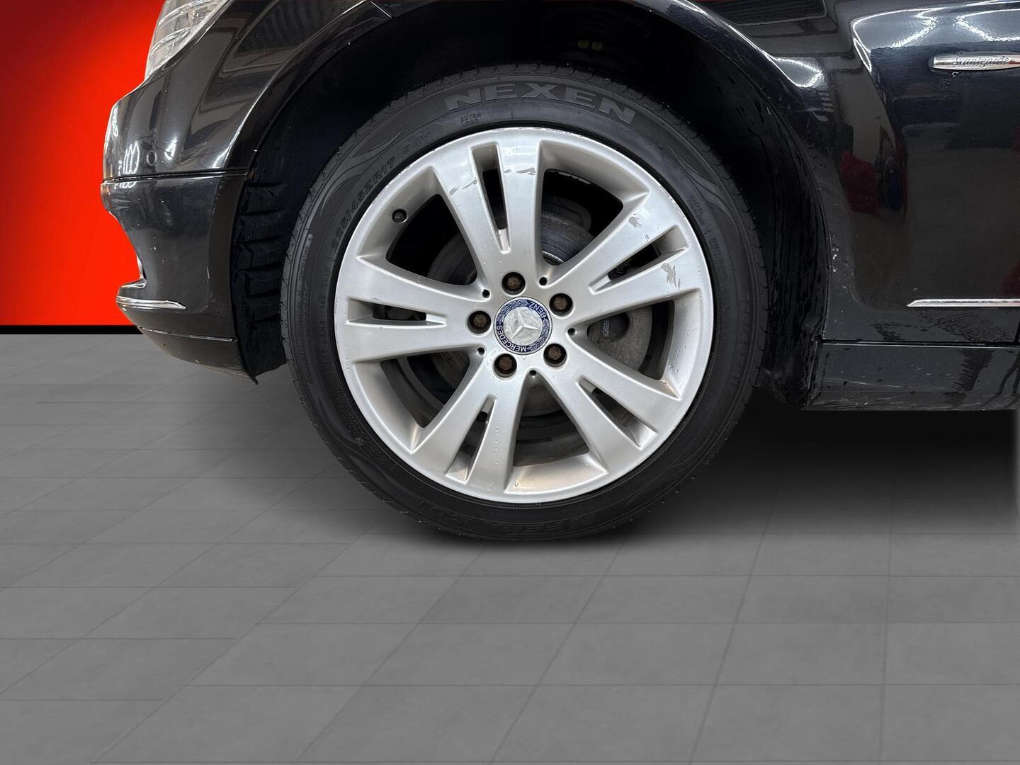 MERCEDES-BENZ C 2009