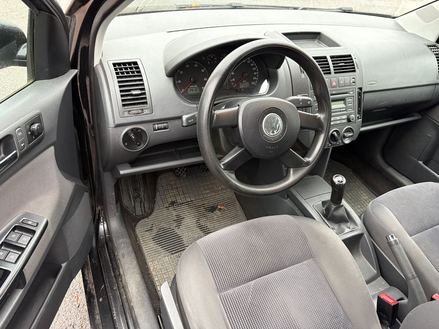 VOLKSWAGEN Polo 2006