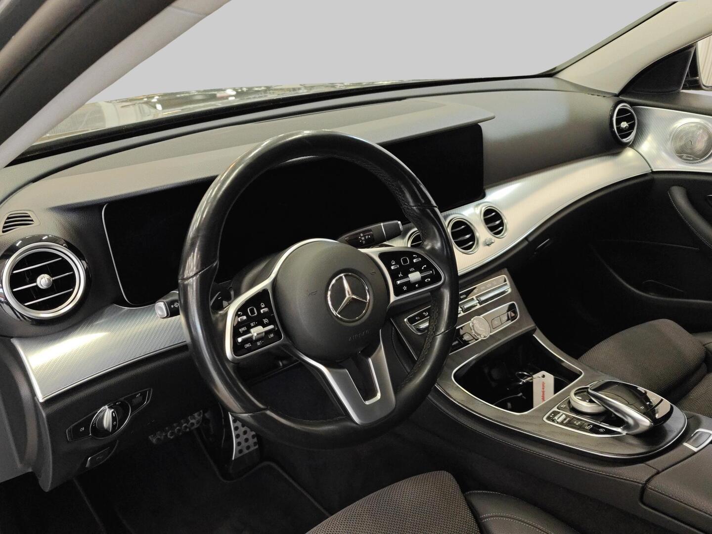 MERCEDES-BENZ E 2020