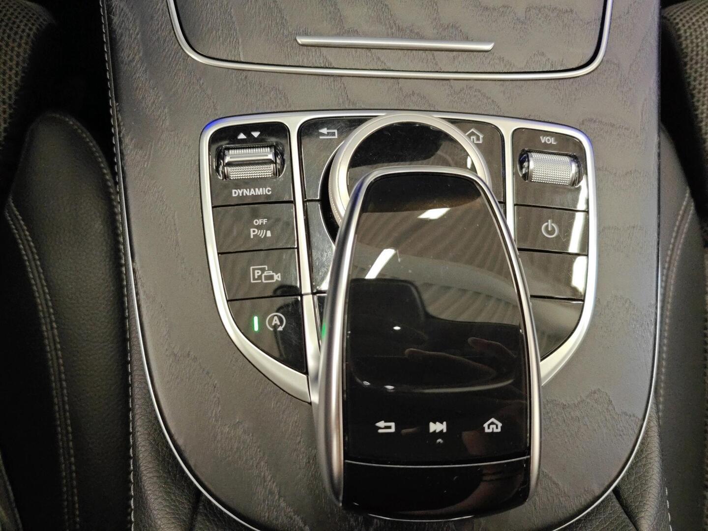 MERCEDES-BENZ E 2020