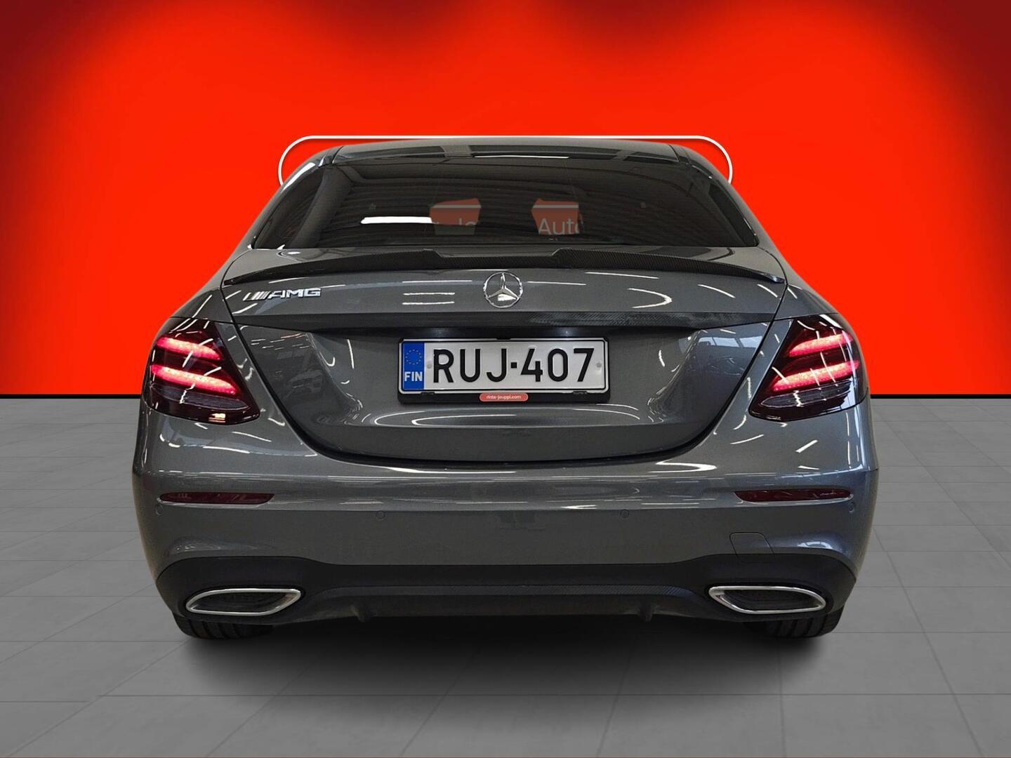 MERCEDES-BENZ E 2020