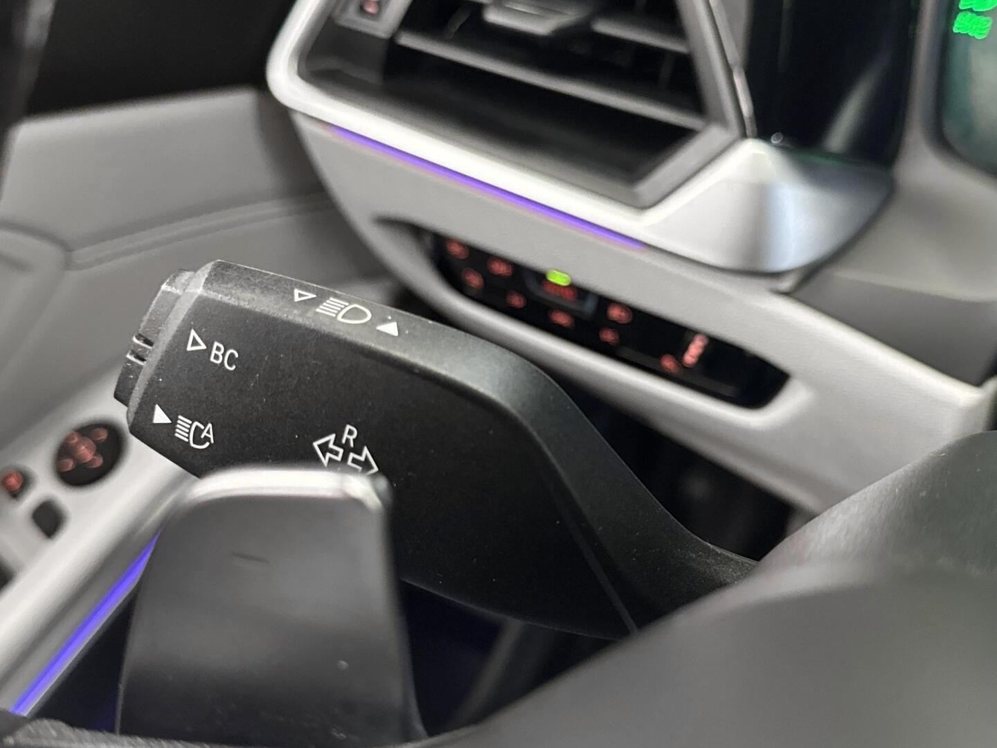 BMW 330 2019