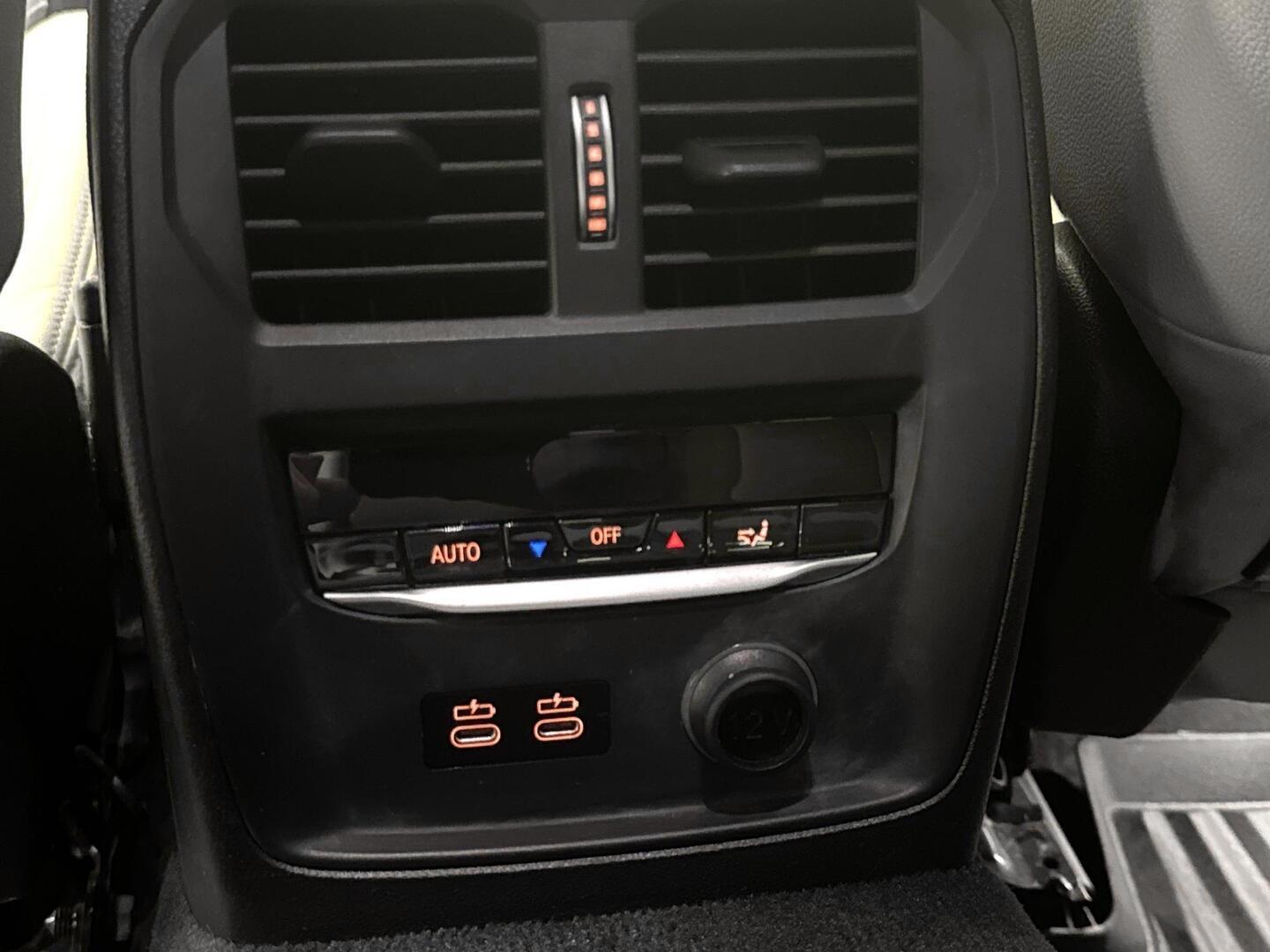 BMW 330 2019