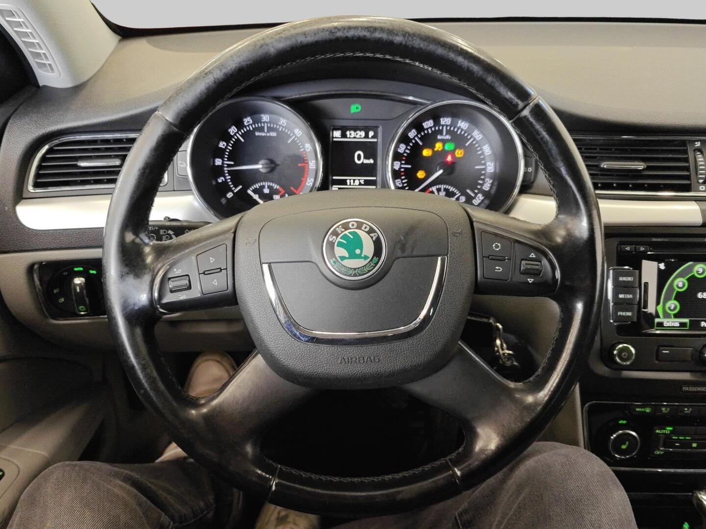 SKODA Superb 2010