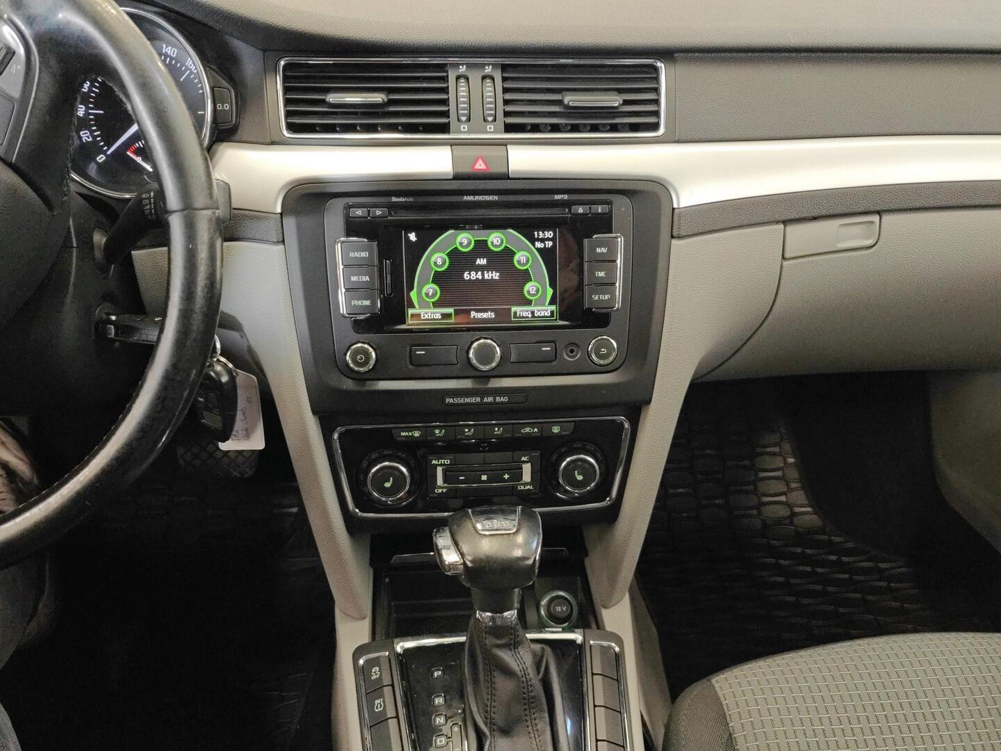 SKODA Superb 2010