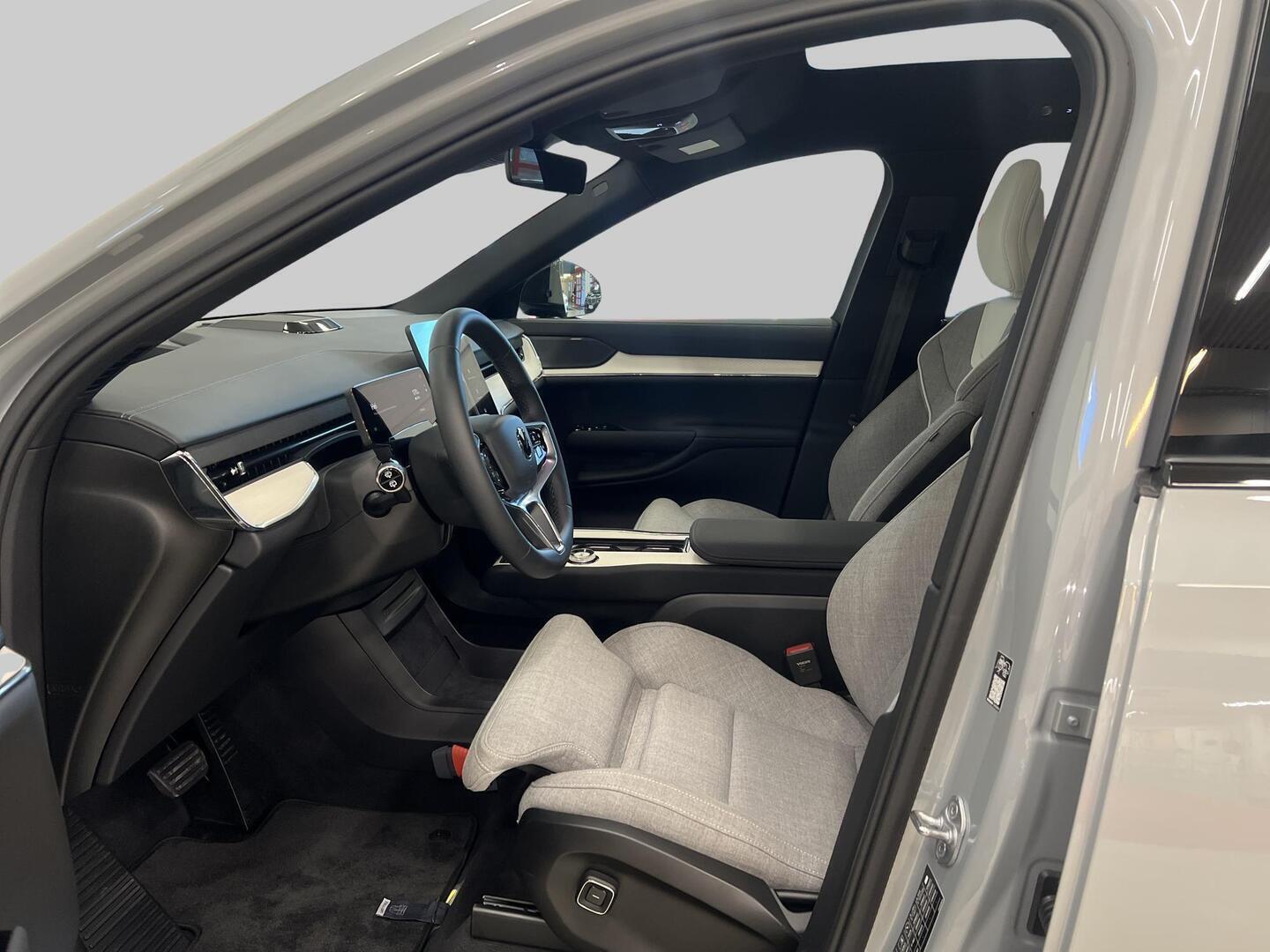 VOLVO EX90 2024