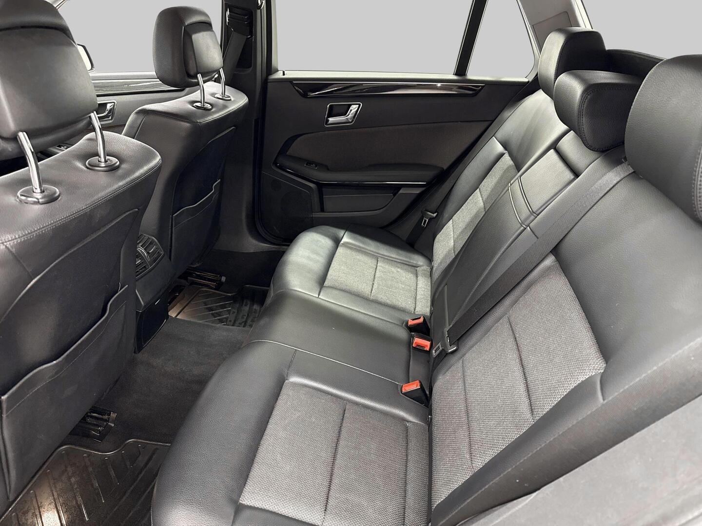 MERCEDES-BENZ E 2011