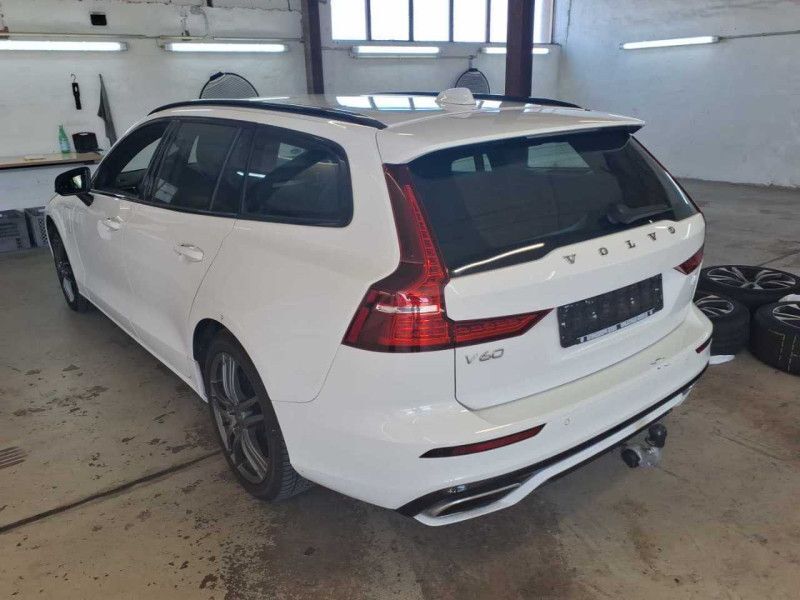 VOLVO V60 2021