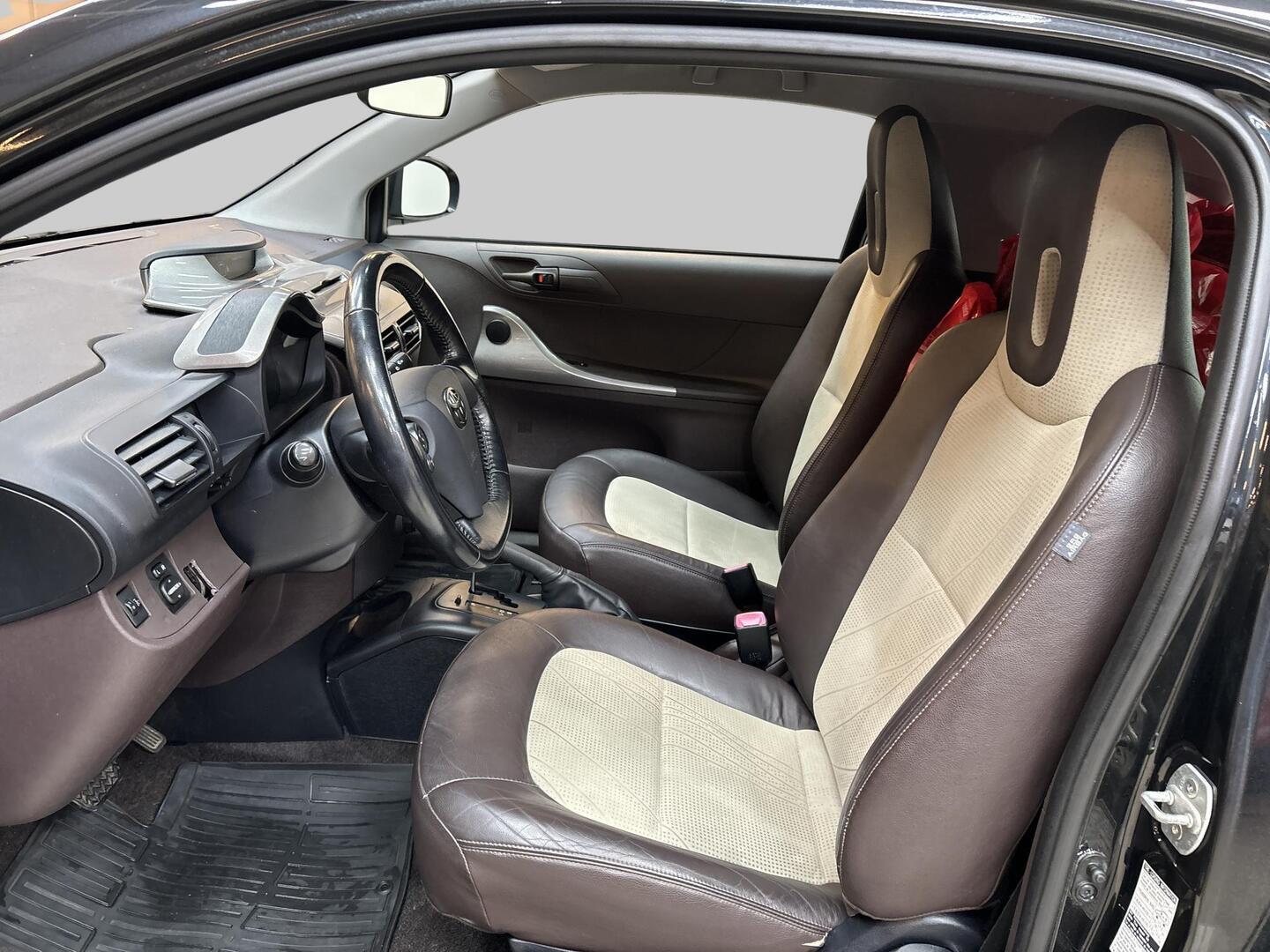 TOYOTA iQ 2009