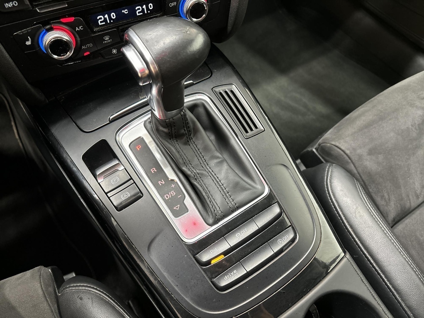 AUDI A4 2015