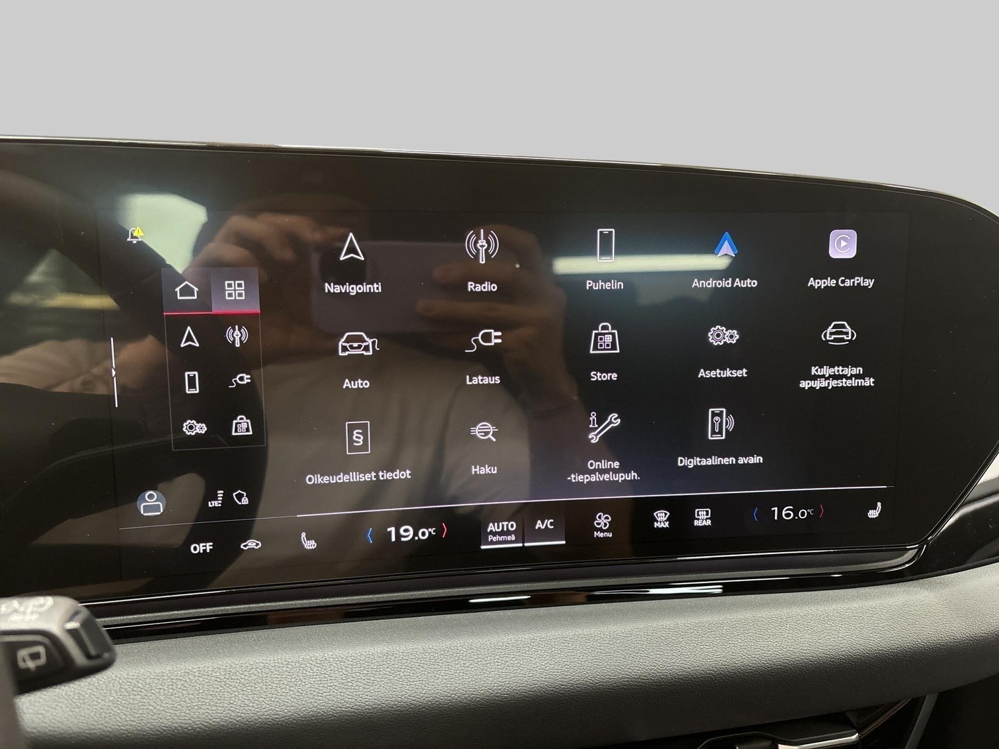AUDI A6 E-TRON 2025