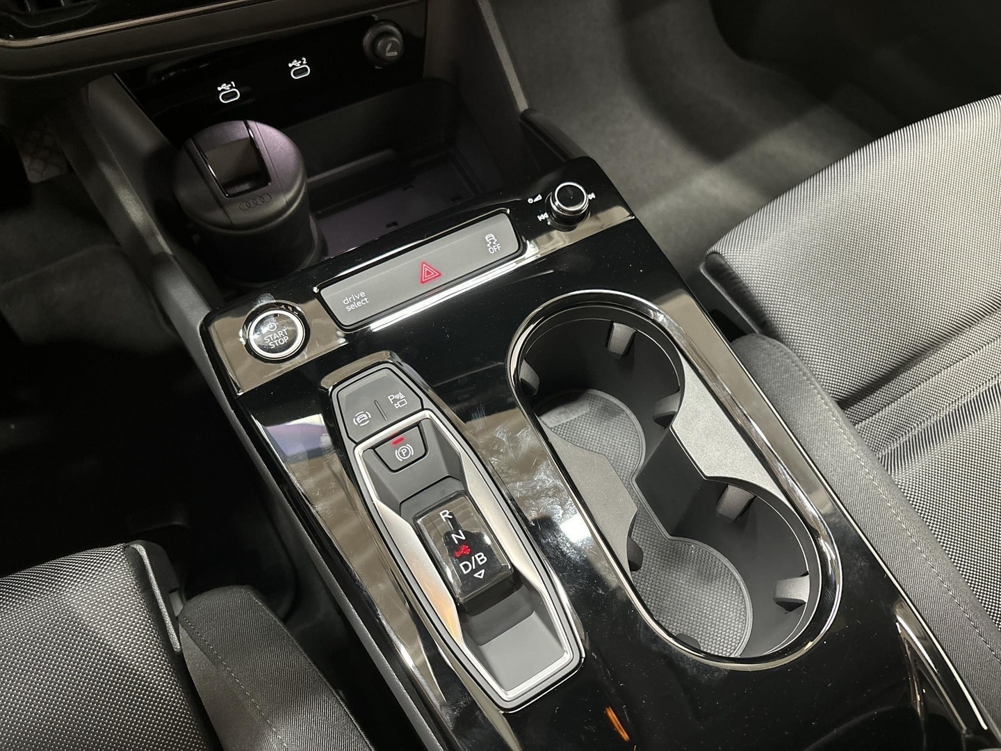 AUDI A6 E-TRON 2025