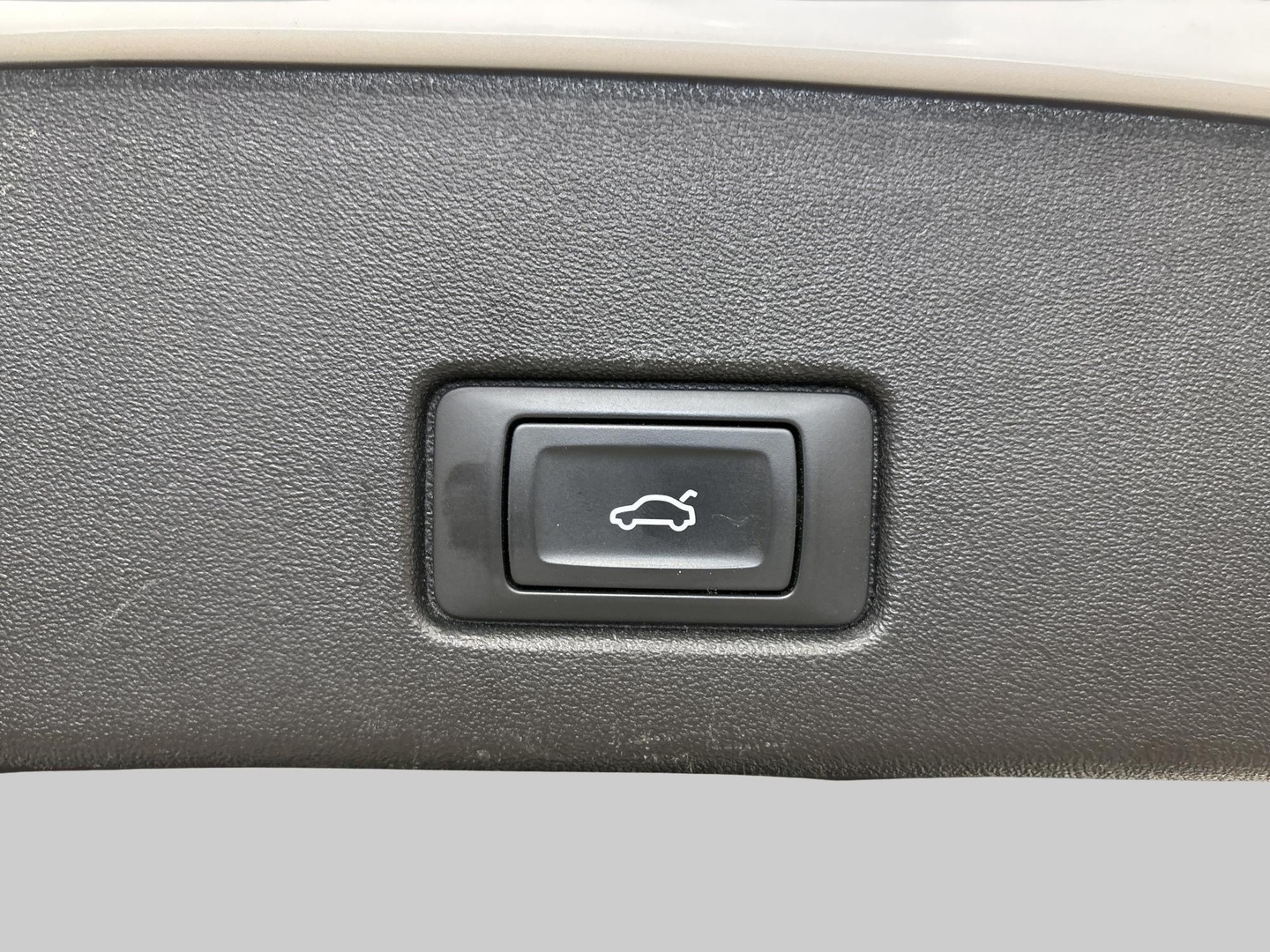 AUDI Q4 e-tron 2021