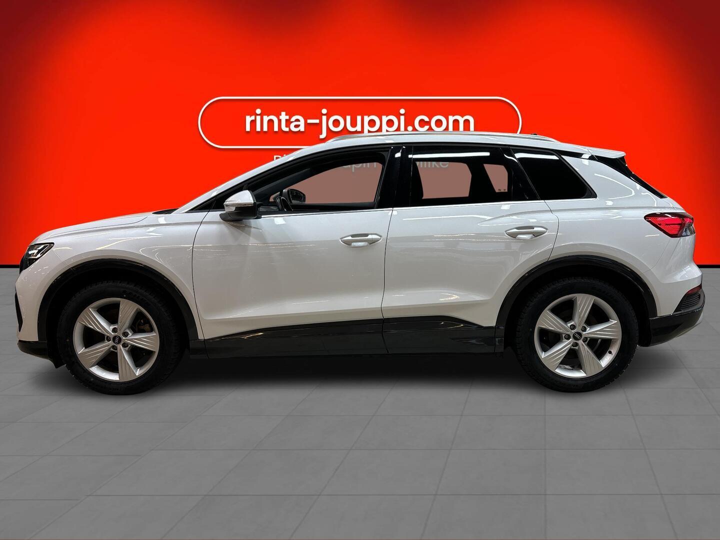 AUDI Q4 e-tron 2021