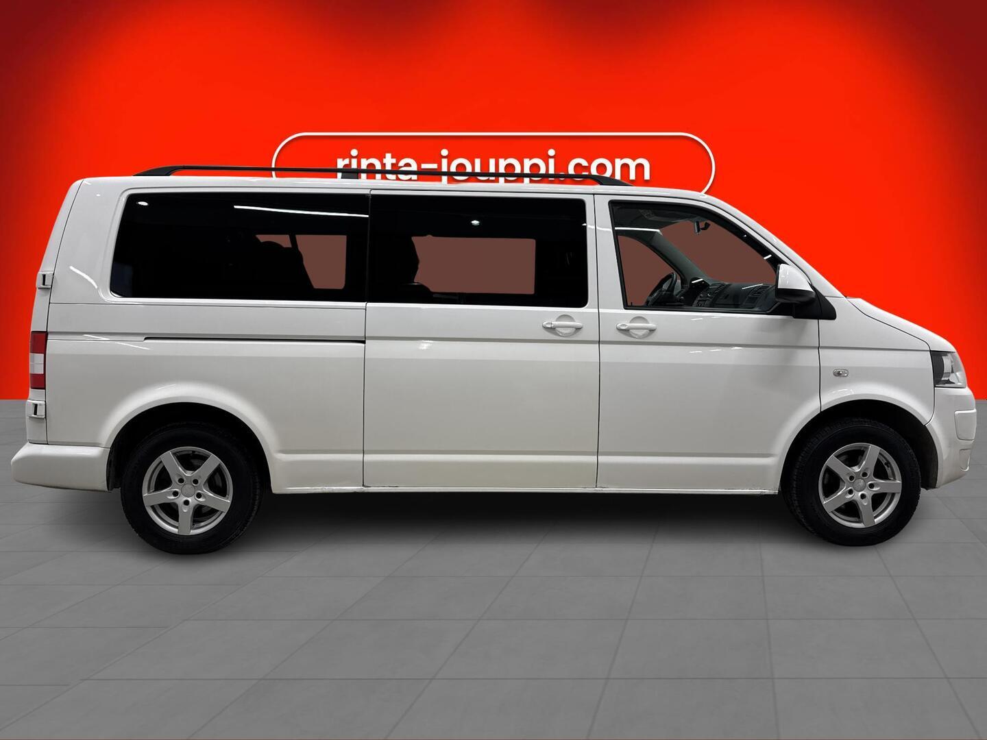 VOLKSWAGEN Caravelle 2012